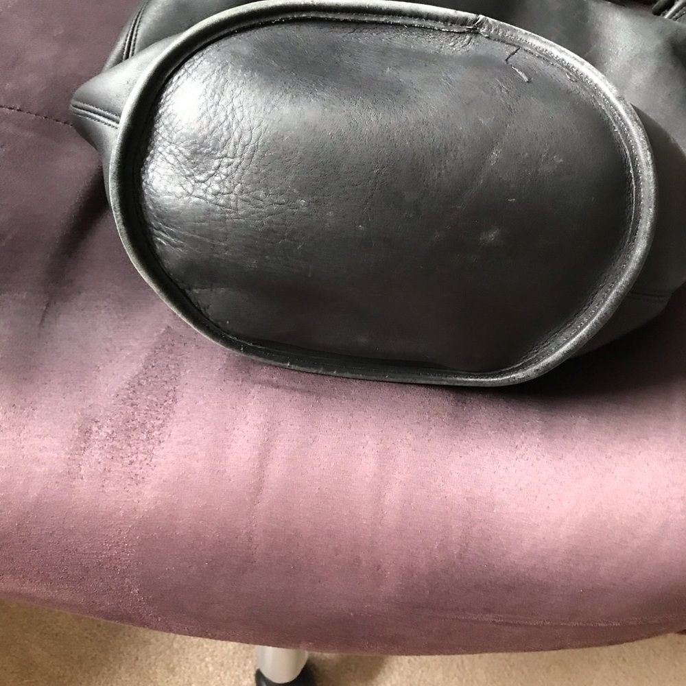 🛍Vintage black leather Coach bucket bag🛍 - Picture 2 of 4